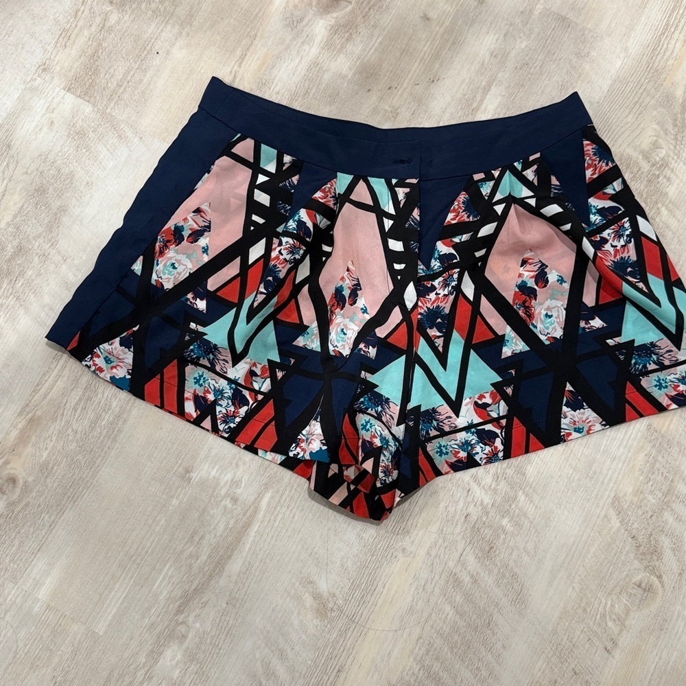 Fire Los Angeles Geometric Patterned Shorts - Multicolor - Picture 1 of 1